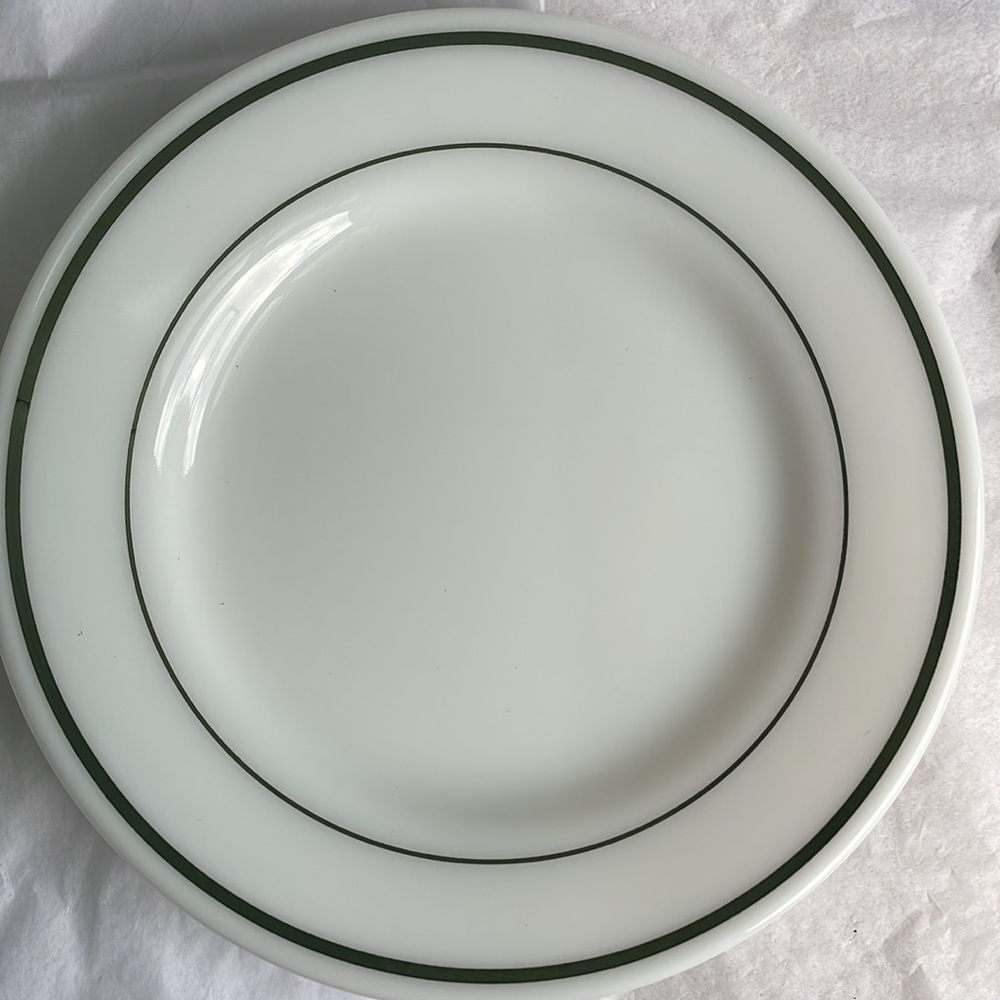 - Vintage Pyrex Corning ware green band dinner plate 9”